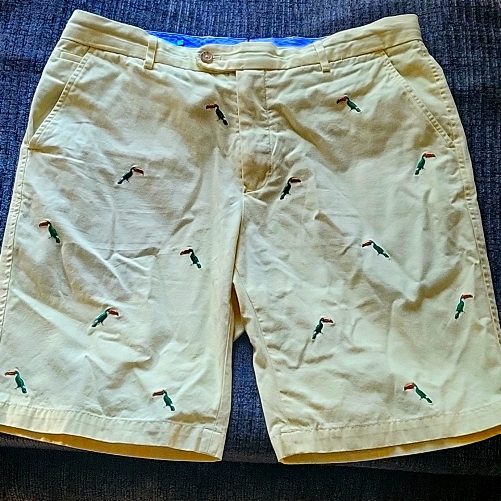 J. Mclauglin Parrot Shorts Mens 34 Buttercup Yellow Toucan Embroidered Cotton